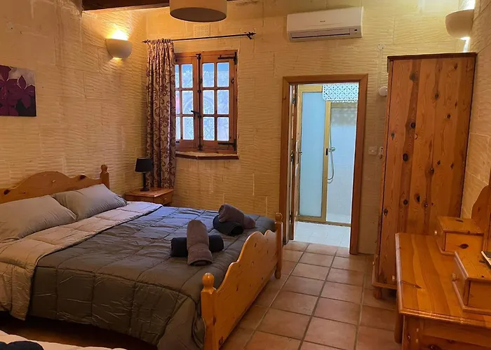 Farmhouse With Pool, Tas-Summiena Gozo